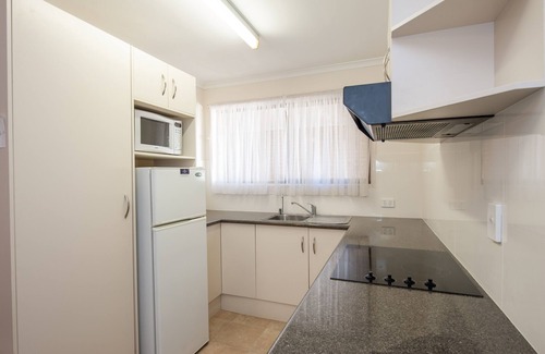 South Toowoomba Hotel | Jacaranda Place Motor Inn