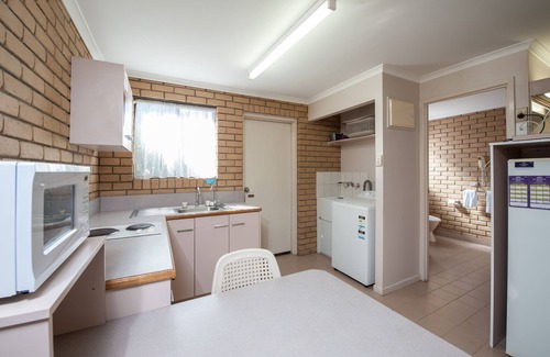 South Toowoomba Hotel | Jacaranda Place Motor Inn