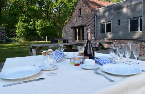 Comines-Warneton House | Jachthuis Au Bois Du Gheer