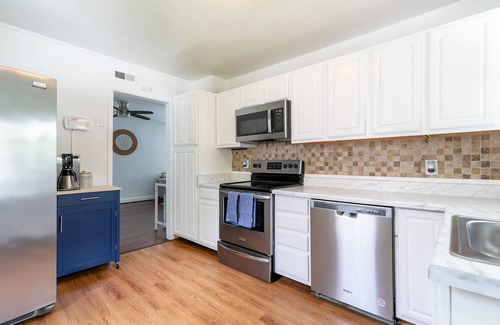 Hillsmere House | Jackson's Bunker in Eastport with fenced-in backyard and dog friendly