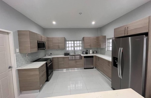 Glencoe House | Jacuzzi Loft and Pool Glencoe Townhome