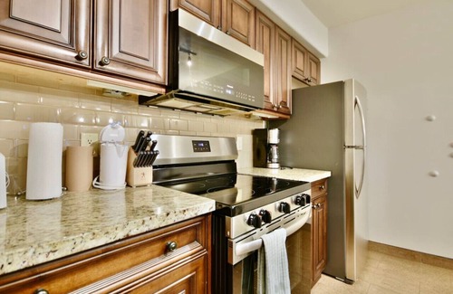 Oro-Medonte Condo | Jacuzzi Suite Relaxing Retreat
