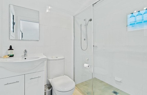 St. Georges Basin House | Jado on the Lake - Captains Quarters