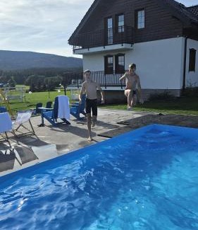 Lasowka House | Jagodowy Ski&Spa DeLux apartamenty z widokiem na góry,4km od Zieleniec Ski Arena Podgrzewany basen zewnętrzny latem,bilard,Wi-Fi w cenie Restauracja,balia,sauna na miejscu