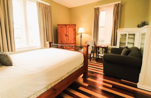 James Bay Hotel | James Bay Inn Hotel & Suites