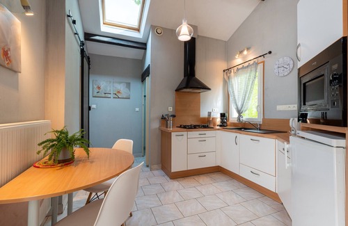 Plumelin House | Jardins De La Cantine - l'entre Deux with Shared Pool, Shared Terrace and Wi-Fi