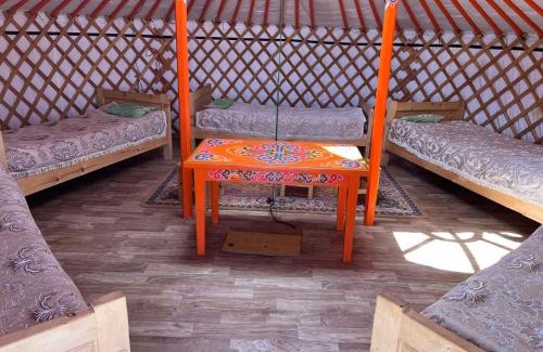 Dalanzadgad House | Jargalant morning guest house and yurt