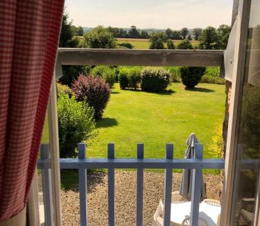 Le Mesnil-Gilbert House | Jasmin Cottage with seasonal Swimming Pool