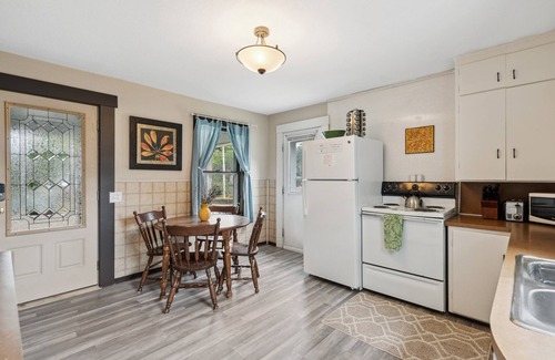 Lake City Apartment | Jasmine Apartment - 3 Blocks from Lake Pepin
