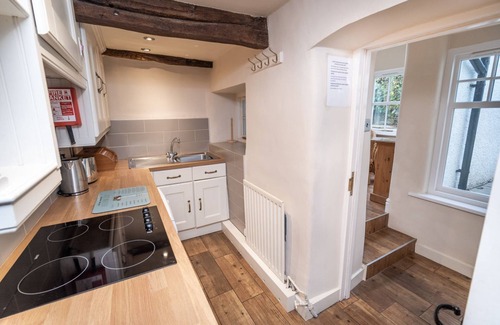Portinscale Cottage | Jasmine Cottage - a cottage that sleeps 2 guests in 1 bedroom