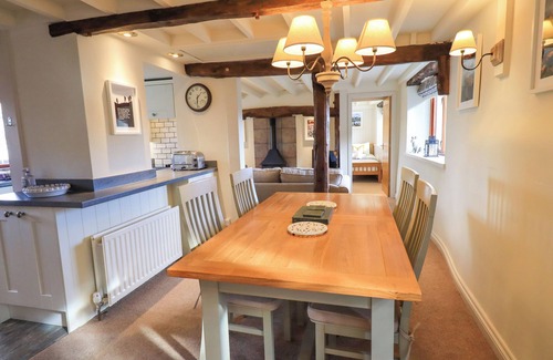 Thornthwaite Cottage | JASMINE COTTAGE, pet friendly, with a garden in Thornthwaite