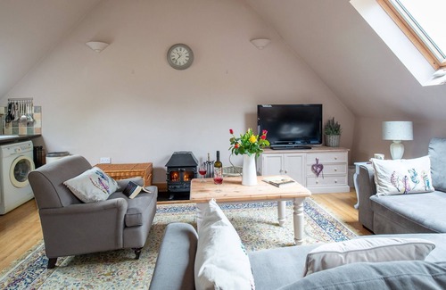 Little Witcombe Cottage | Jasmine Cottage - sleeps 6 guests in 2 bedrooms