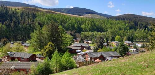 Dollar Ski Chalet | Jasper Lodge in Beautiful Glendevon Country Park Perthshire Scotland
