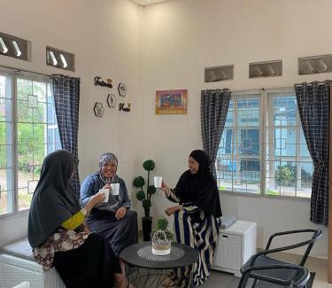 Pagar Alam Villa | Jeff Guesthouse