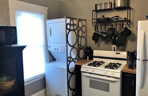 Medina House | Jefferson House near the Square, Cozy & Clean, Close to Everything!