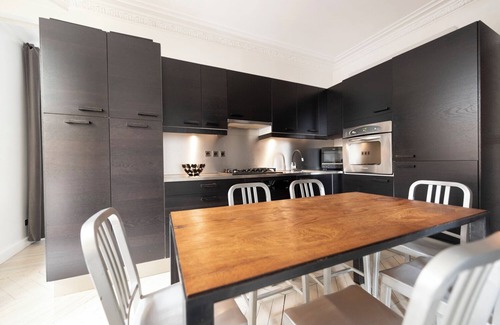 Saint-Merri Apartment | Jehan, 2BR/1BA, 4 people
