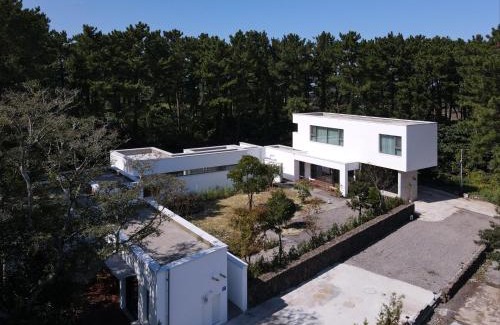Sehwa-ri House | Jeju Healing House