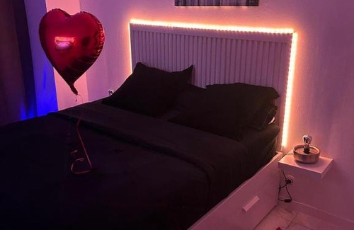 Montereau-Fault-Yonne Apartment | Jennah Spa