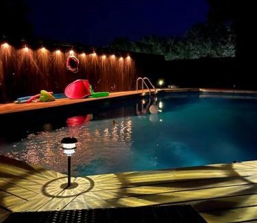 Laurel House | Jenny's Cottage WPool 3 Blocks from Downtown