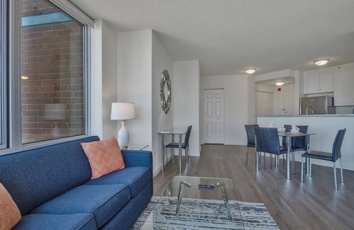 Colgate Center Apartment | Jersey City 2BR nr Waterfront | Easy NYC Commute