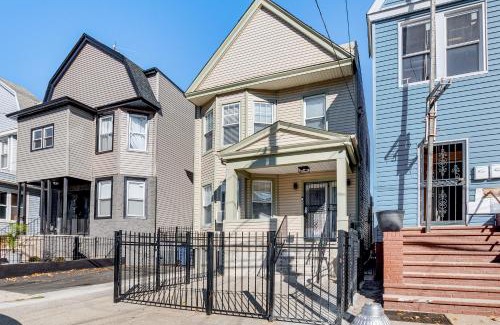 Greenville Apartment | Jersey City Apartment with Game Room 7 Mi to NYC!