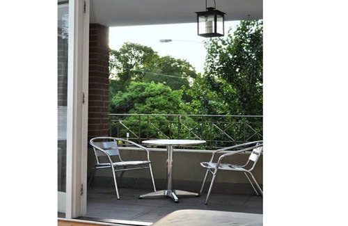 East Melbourne Apartment | - Jewel on Jolimont -