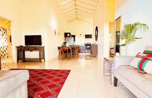 Falmouth House | Jhadano Villa 3BR Pool Shuttle 3 Mins to Beach