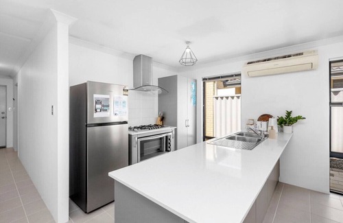 Butler House | Jindee Beach 2km away | Magical memories in Butler