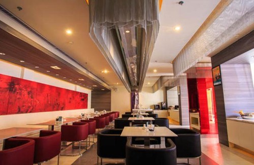 Jiangxia District Hotel | Jinjiang Inn Select Wuhan Optics Valley Avenue Lingjie Road Institute of Communications
