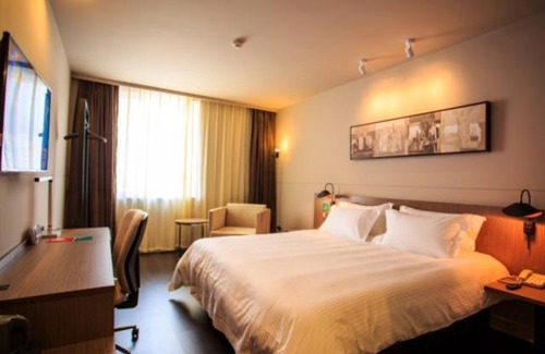 Jiangxia District Hotel | Jinjiang Inn Select Wuhan Optics Valley Avenue Lingjie Road Institute of Communications