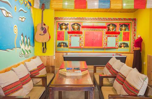 Jiuzhaigou House | Jiuzhaigou Leisure Inn