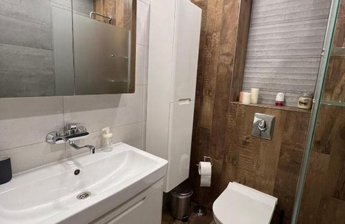 rayon Triaditsa Apartment | Johannesburg spacious family apt w playground