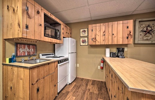 Huntingdon Apartment | ‘John Wayne' Apartment - Deck, BBQ, Horses On-Site