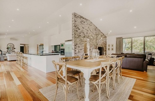 Red Hill House | Joie de Vivre - Get amongst the VINES
