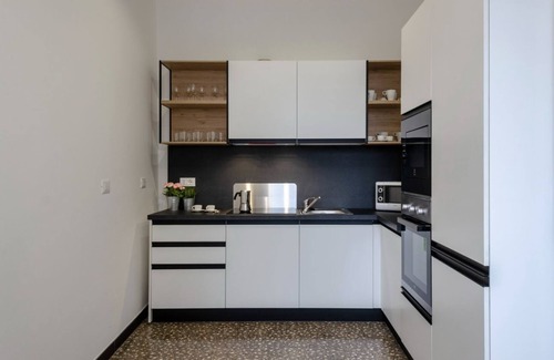 Genoa Historical Centre Apartment | JOIVY Elegant Flat for 7, in the heart of Genoa