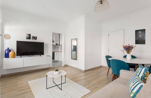 Sao Domingos de Benfica Apartment | JOIVY Striking flat in Benfica