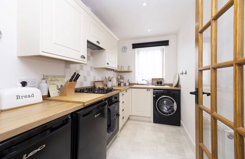 Errol Cottage | JOIVY The Nest - Cosy Cottage in beautiful, Perthshire