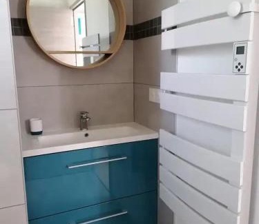 Senille Apartment | Joli chalet contemporain, calme et verdure.