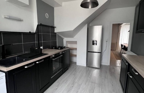 Vierzon House | Jolie Maison Avec Petit Jardin à Louer Proche de la Gare de Vierzon