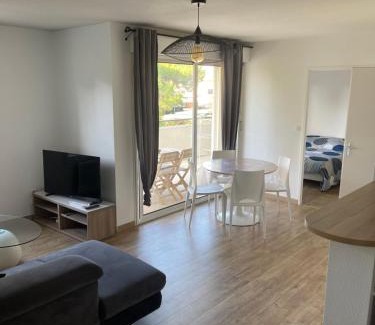 Seilh Apartment | Jolie T2 au golf de Seilh