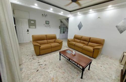 Taman Kota Laksamana House | JONKER Home Walking Distant To Bandaraya