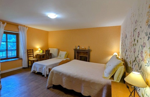 Moyenmoutier Bed & Breakfast | Jonquille Room - 3 Pers, Nature and Comfort