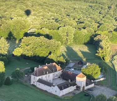 Asquins House | Josette