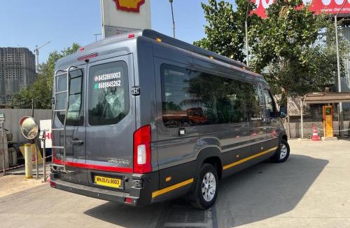 Colaba Boat Rental | JOURNEY GEM TRAVELs