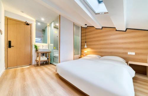 Xihu House | Journey to the East Guesthouse