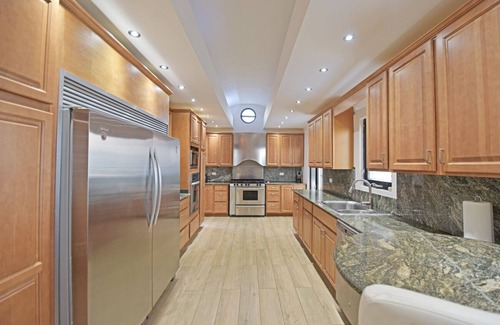 Cay Bay Hill Villa | Joy Estate - Expansive Property with Amazing Views and Full Generator
