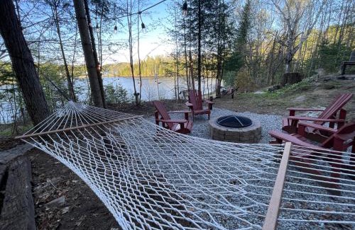 Bowman Ski Chalet | Joy's Chalet - Hottub, Lake, & Cottage