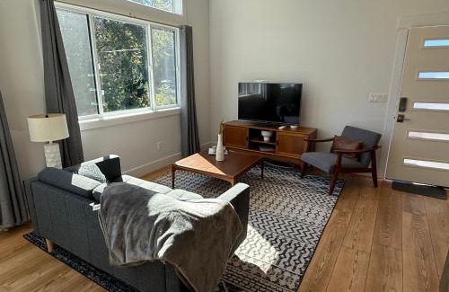 South Juanita Apartment | Juanita Lake Escape
