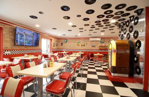 Chvalovice Hotel | Jukebox Hotel