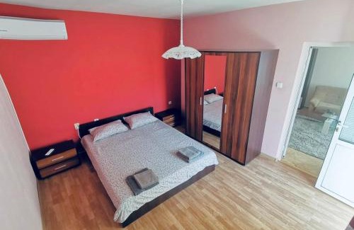 Vidin Apartment | Jules River Garden